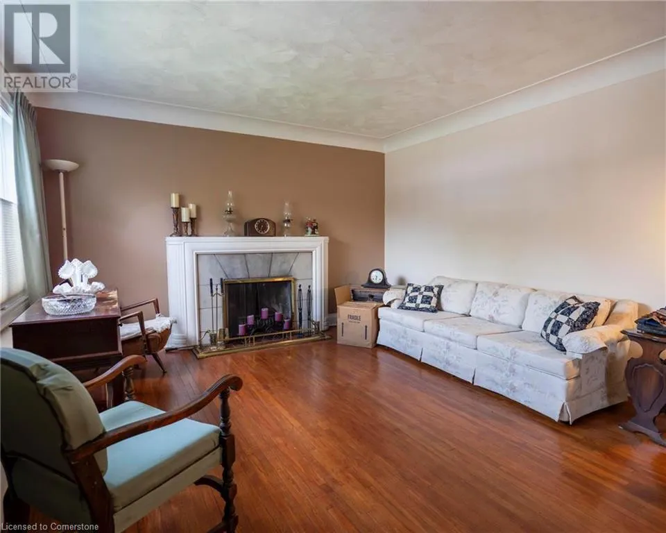 10 HIGHLAND Road