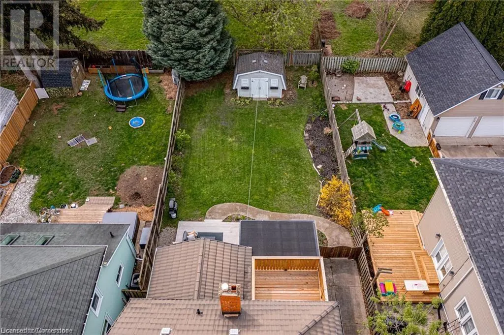 7 NELLES Road N