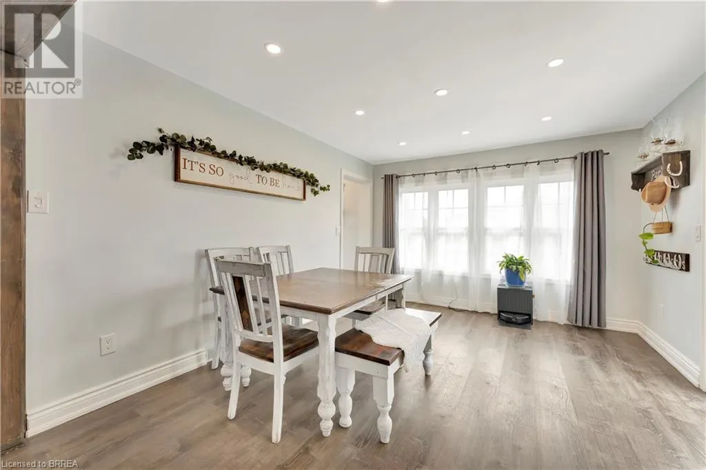 9 LORIMER Street