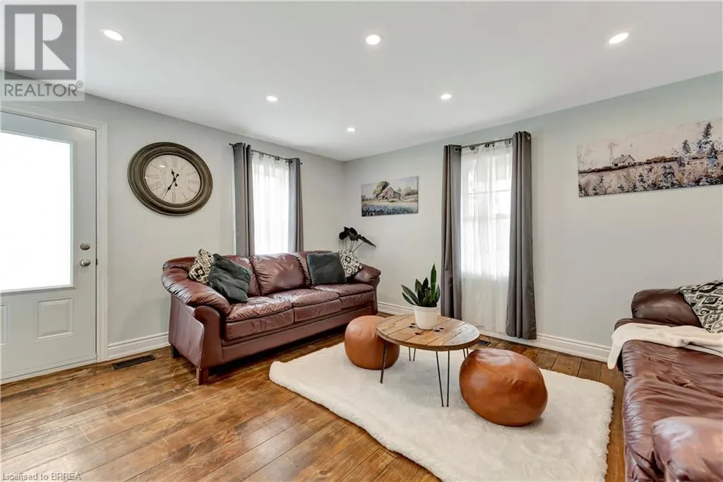 9 LORIMER Street