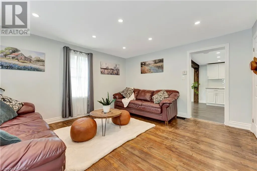 9 LORIMER Street