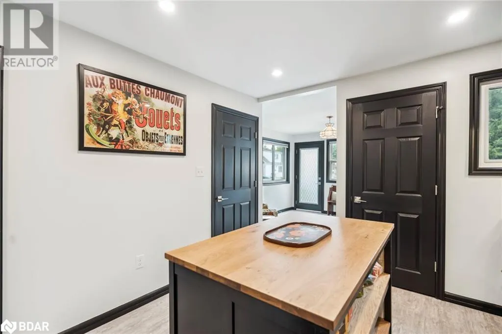 20 ROBINS Avenue