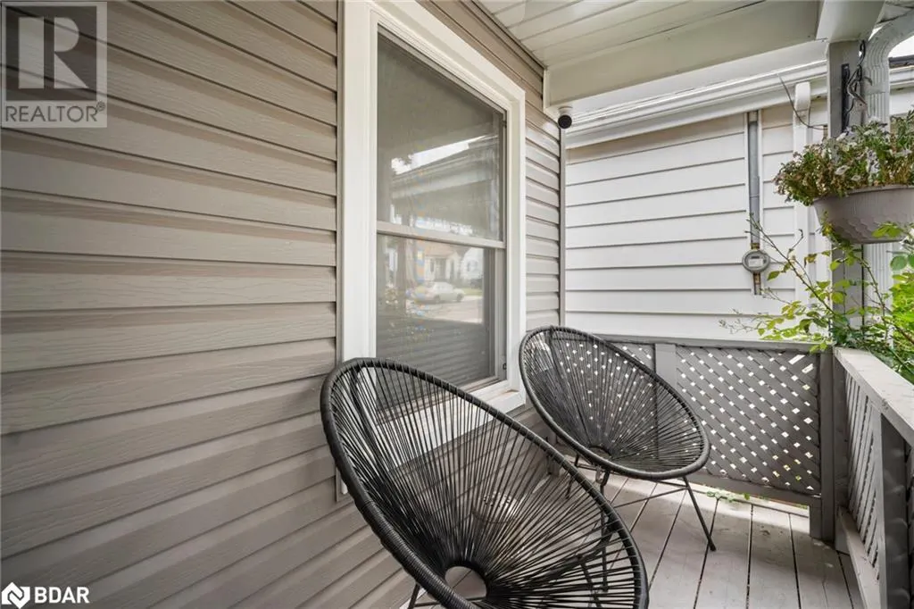 20 ROBINS Avenue