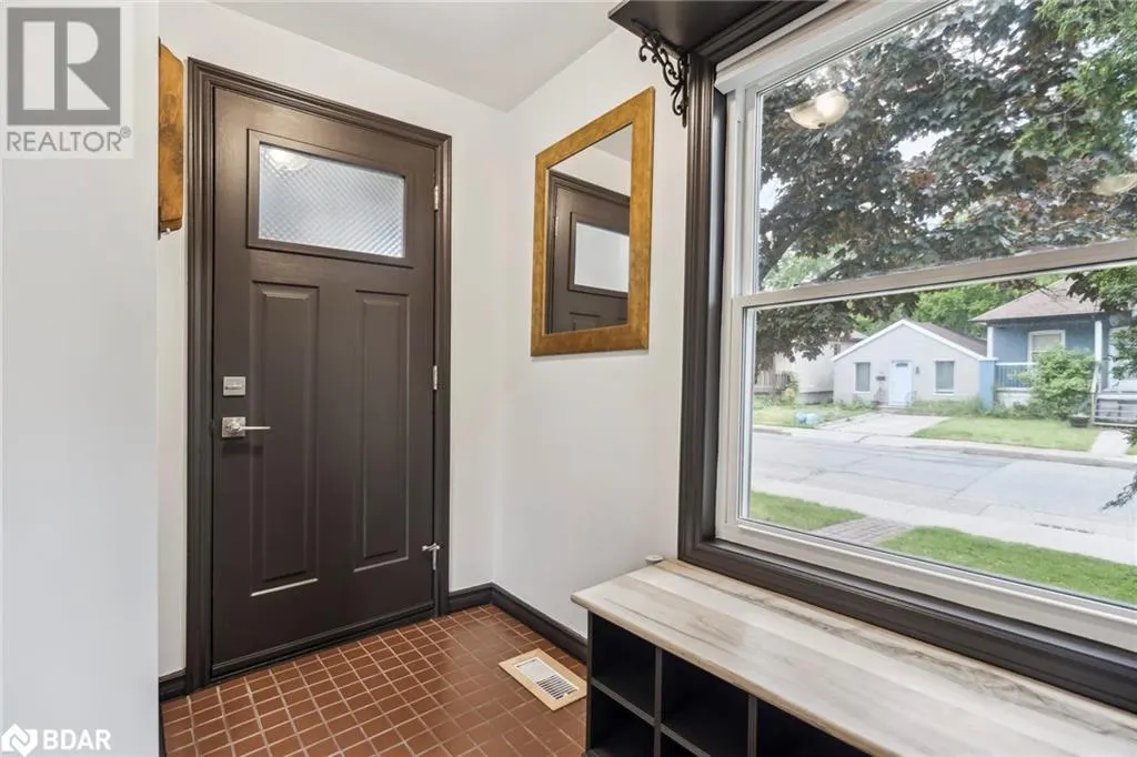 20 ROBINS Avenue