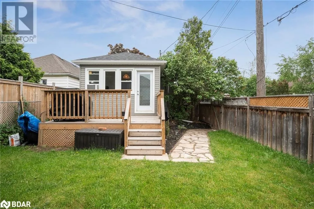 20 ROBINS Avenue