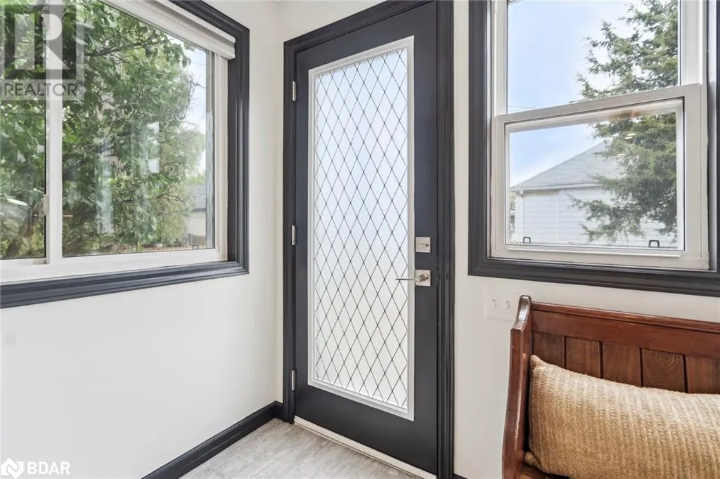 20 ROBINS Avenue