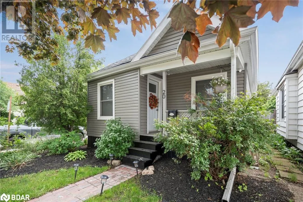 20 ROBINS Avenue