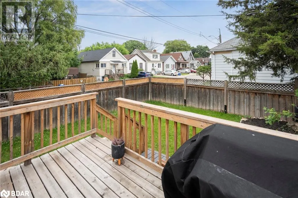 20 ROBINS Avenue