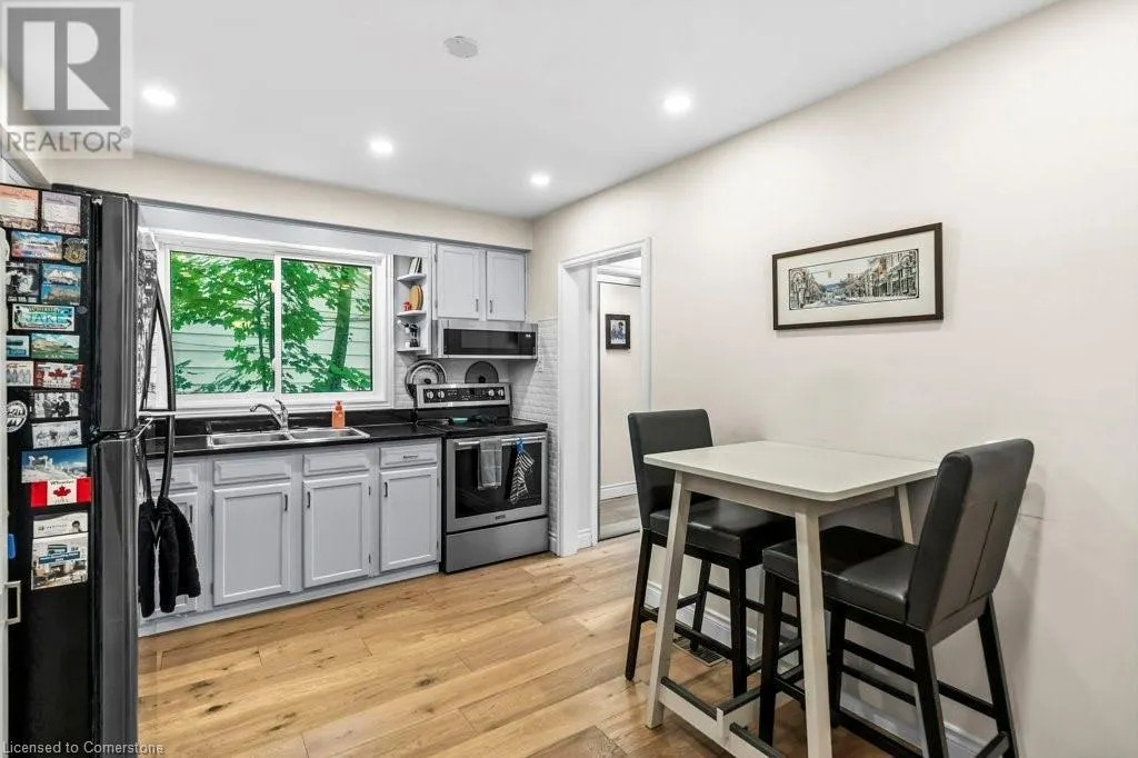 52 PARKSIDE Avenue