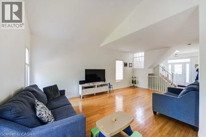 979 QUEENSBOROUGH Court