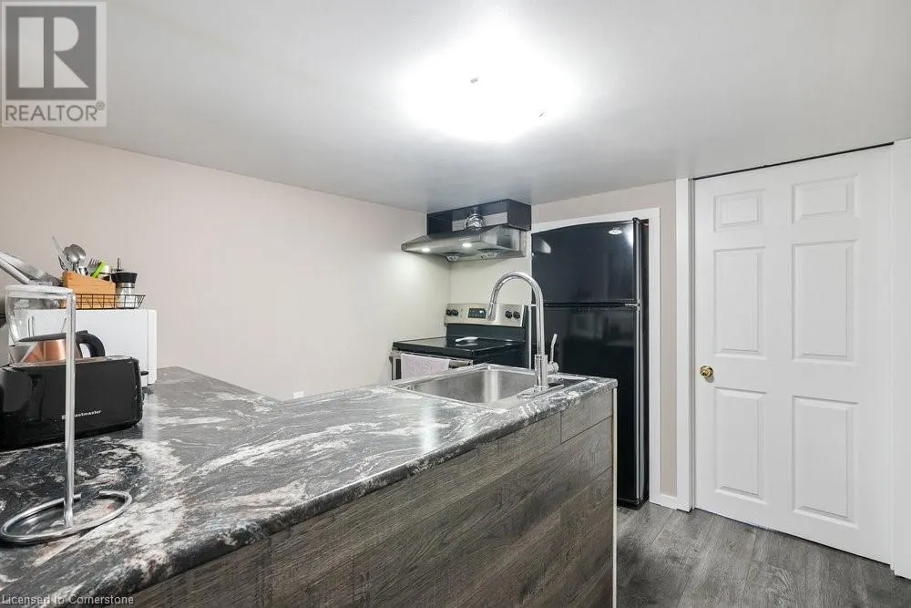 2658 GUYATT Road