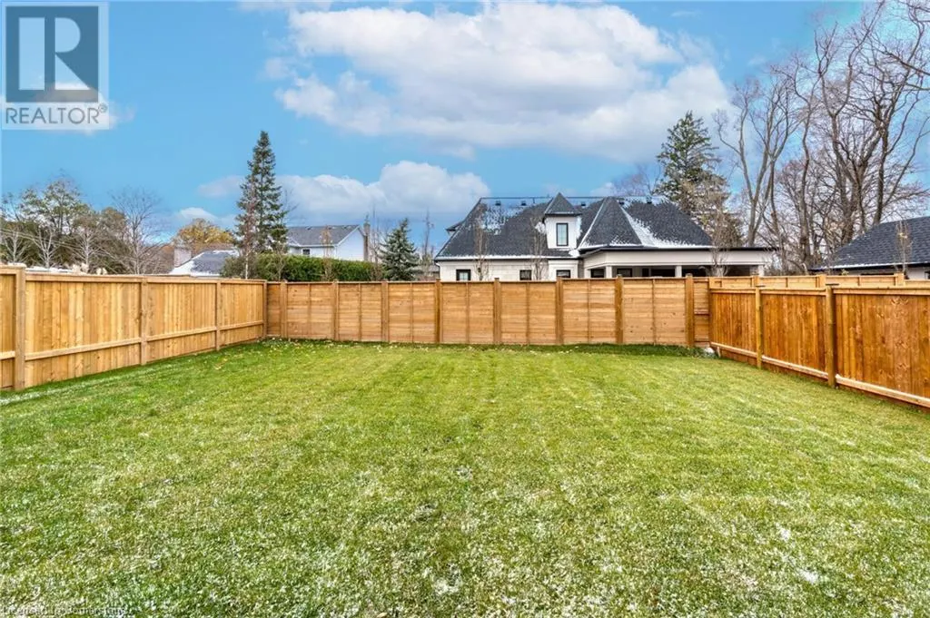 7 BARTLETT Avenue
