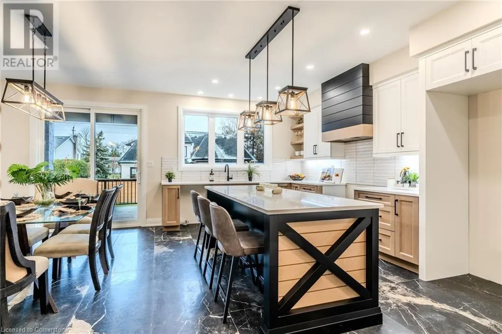 7 BARTLETT Avenue