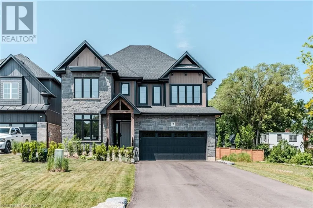 7 BARTLETT Avenue