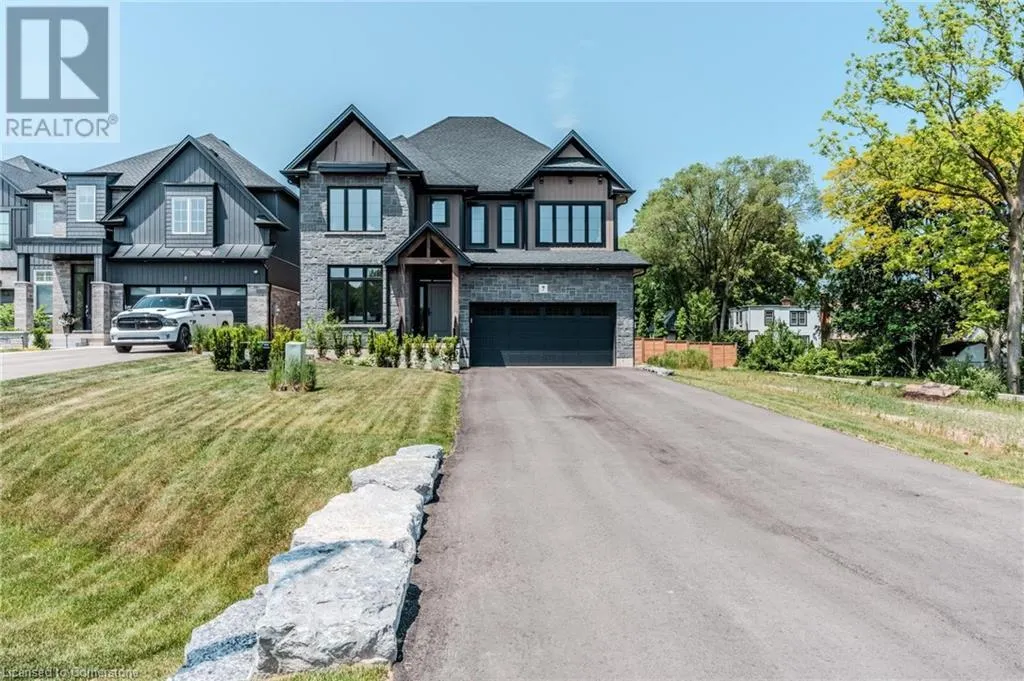 7 BARTLETT Avenue