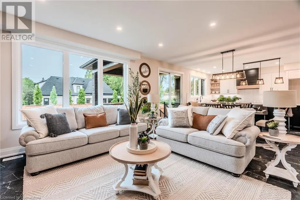 7 BARTLETT Avenue