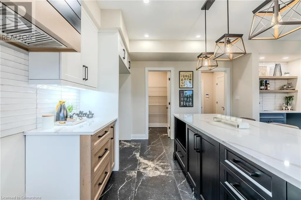7 BARTLETT Avenue