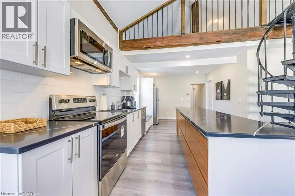3590 LAKESHORE Road