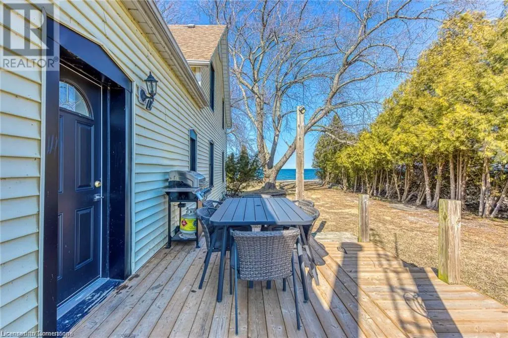 3590 LAKESHORE Road