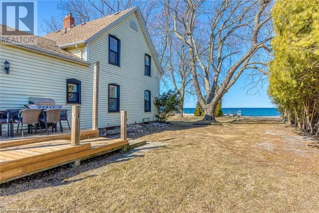3590 LAKESHORE Road