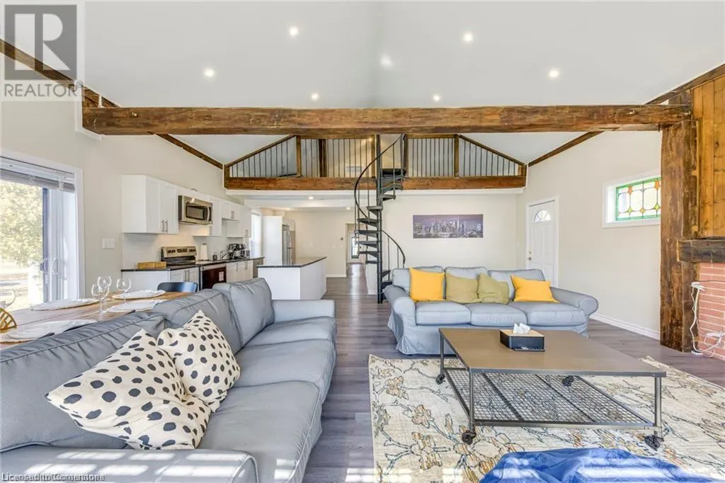 3590 LAKESHORE Road