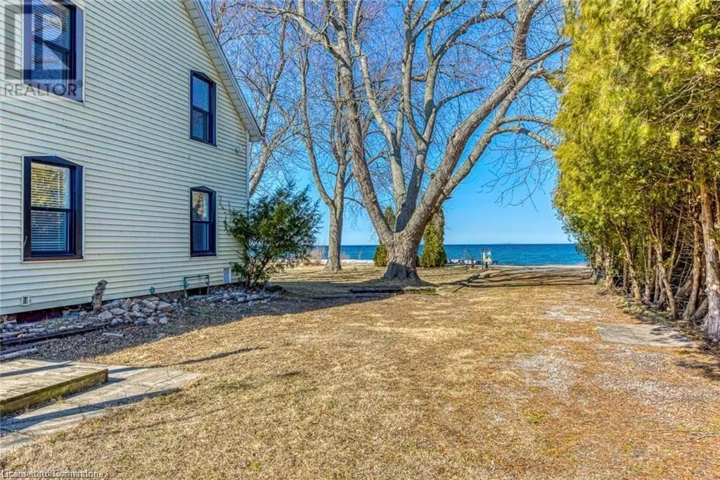 3590 LAKESHORE Road