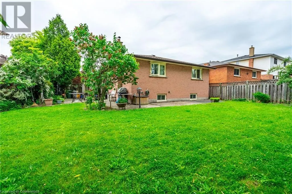 43 TRENHOLME Crescent
