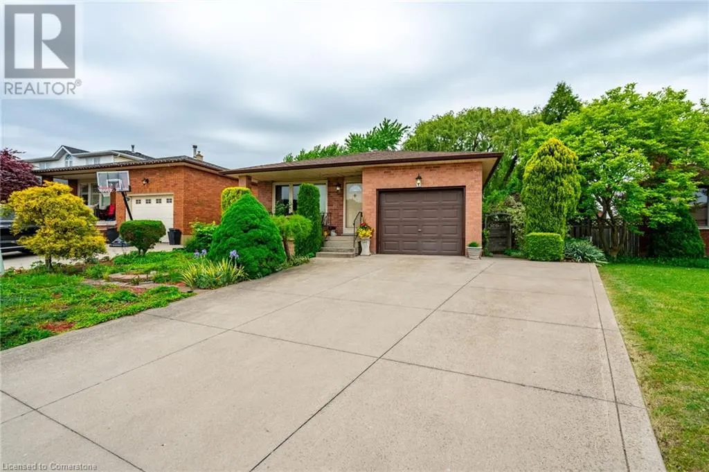 43 TRENHOLME Crescent
