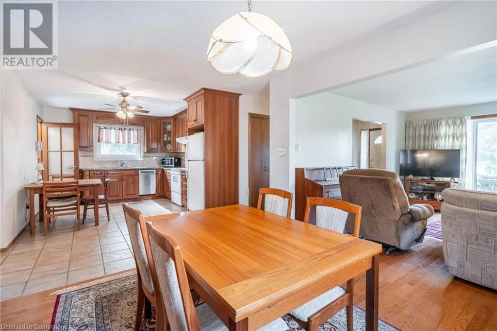 43 TRENHOLME Crescent