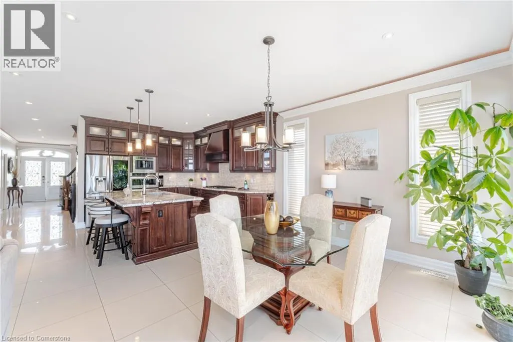 64 SEABREEZE Crescent