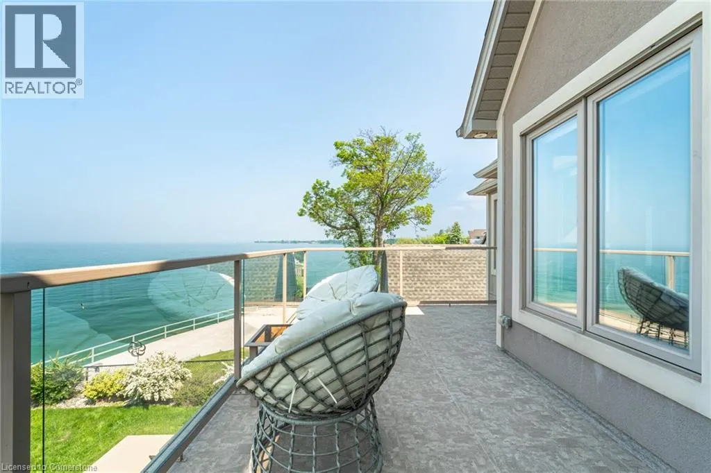 64 SEABREEZE Crescent