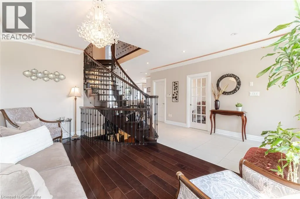 64 SEABREEZE Crescent