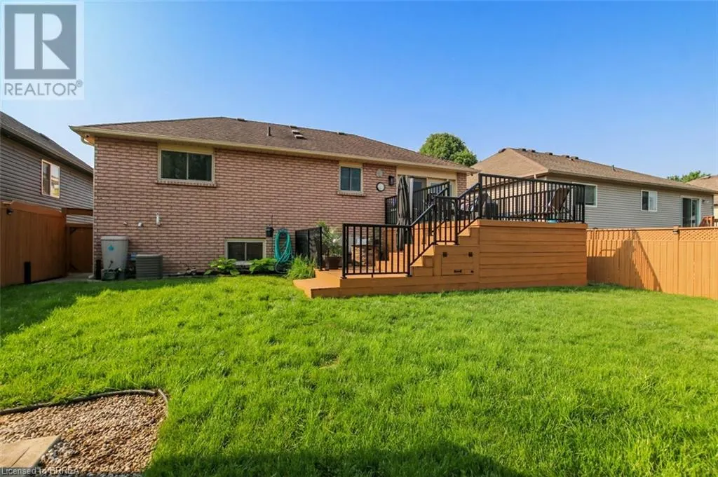 30 MCINTOSH Court
