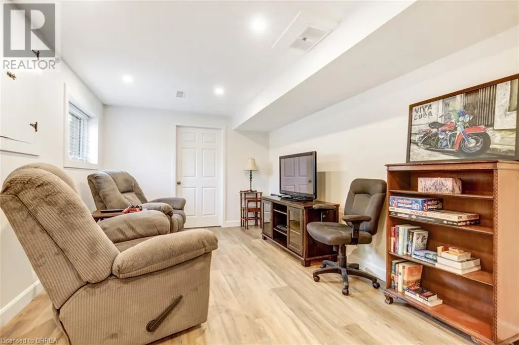 30 MCINTOSH Court