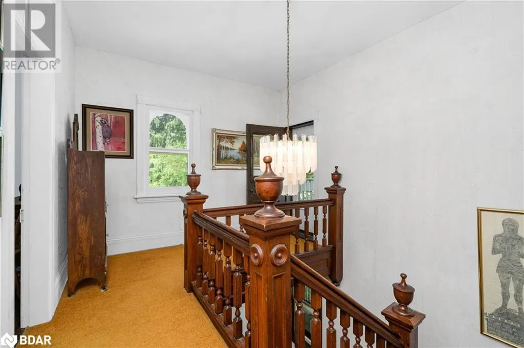 1407 FLOS 8 Road W