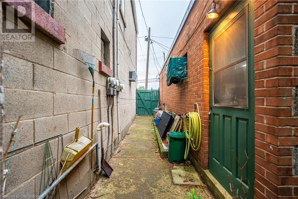 571 KING Street