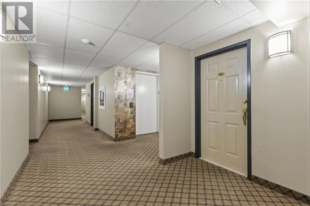 990 GOLF LINKS Road Unit# 301, #301