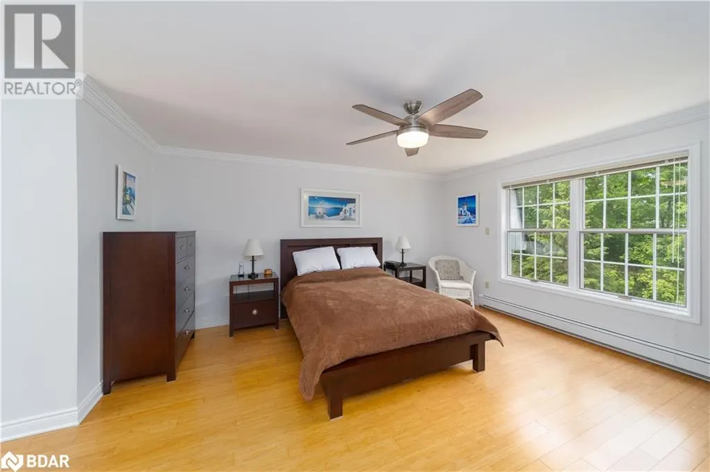 1836 QUANTZ Crescent