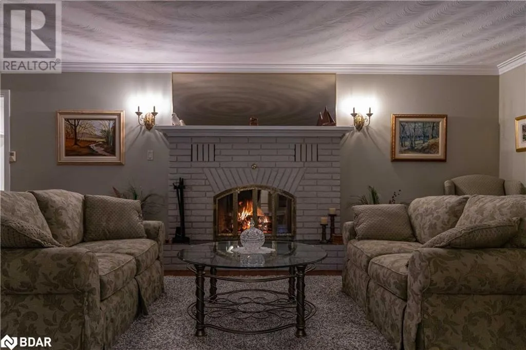 1836 QUANTZ Crescent