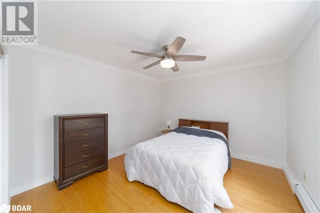 1836 QUANTZ Crescent