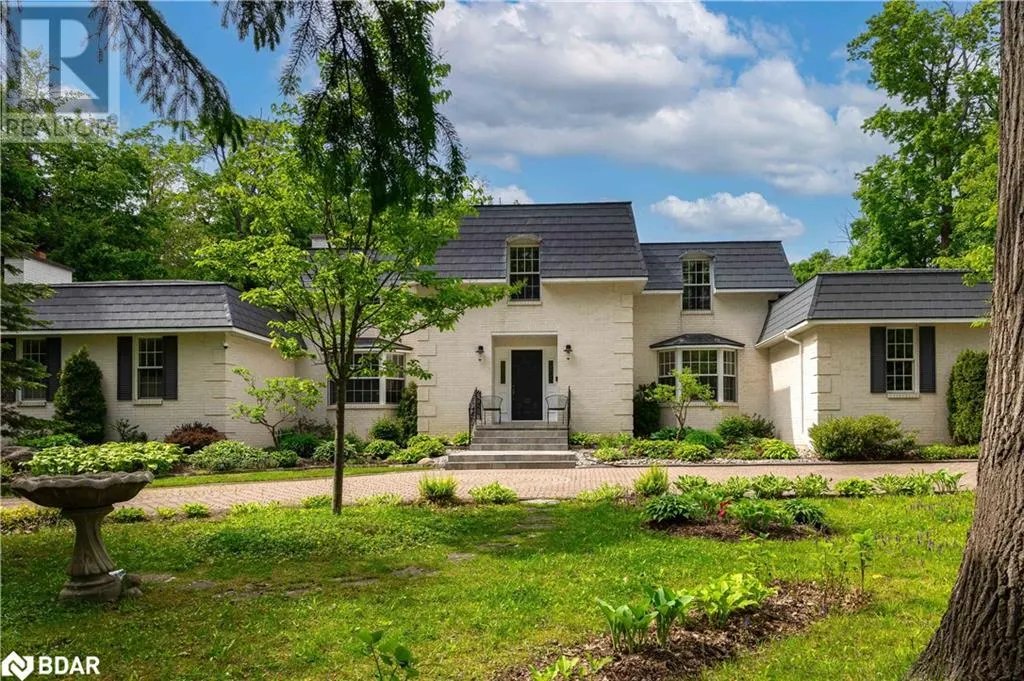 1836 QUANTZ Crescent