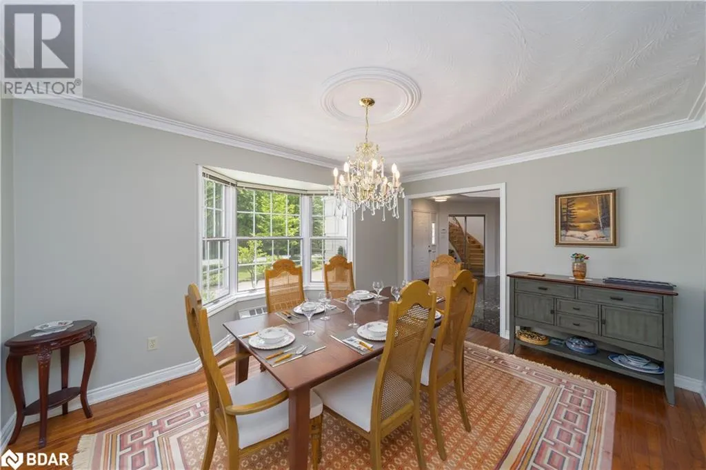 1836 QUANTZ Crescent