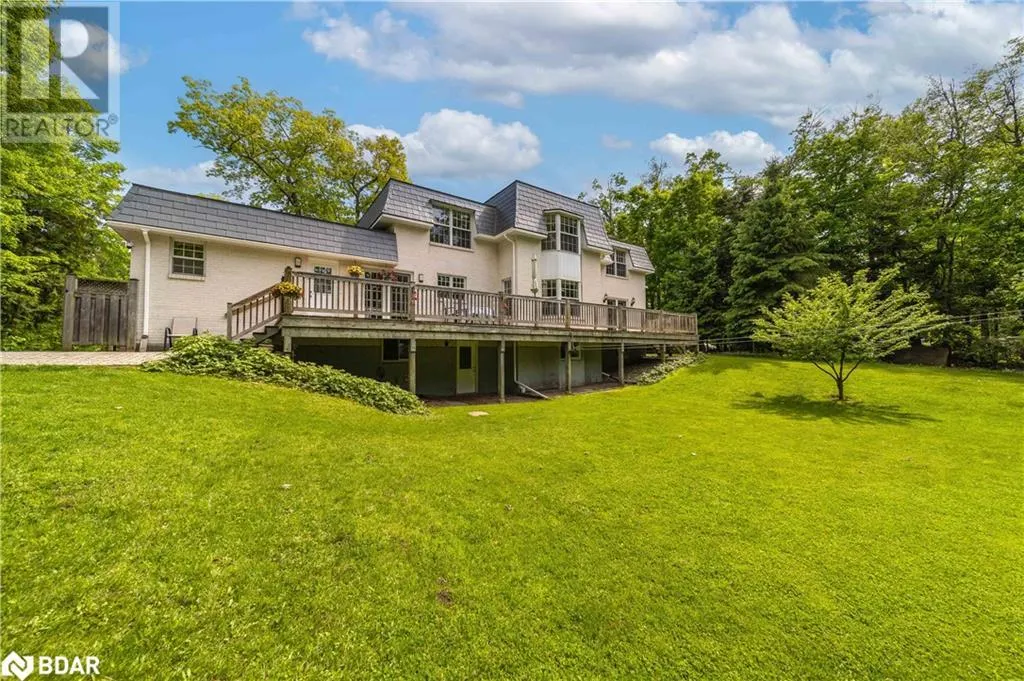 1836 QUANTZ Crescent