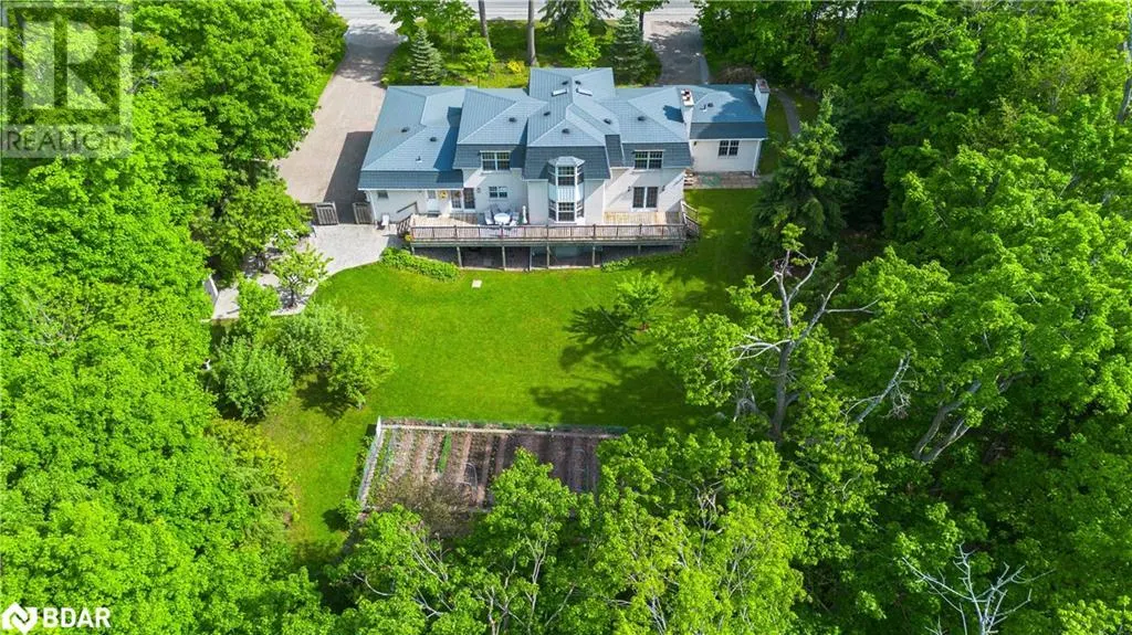 1836 QUANTZ Crescent