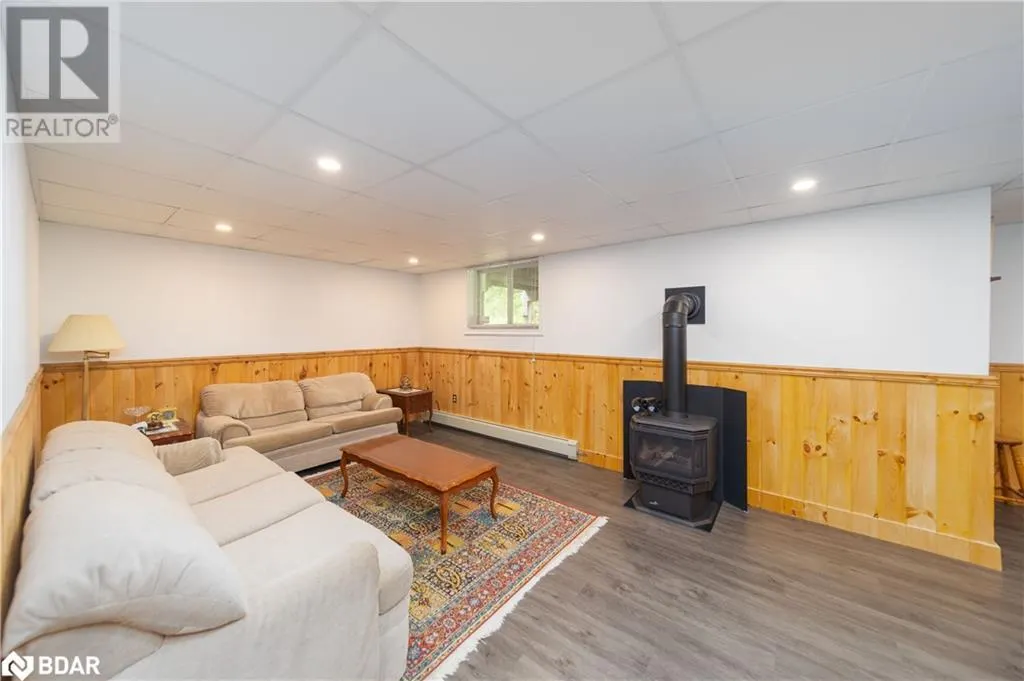 1836 QUANTZ Crescent