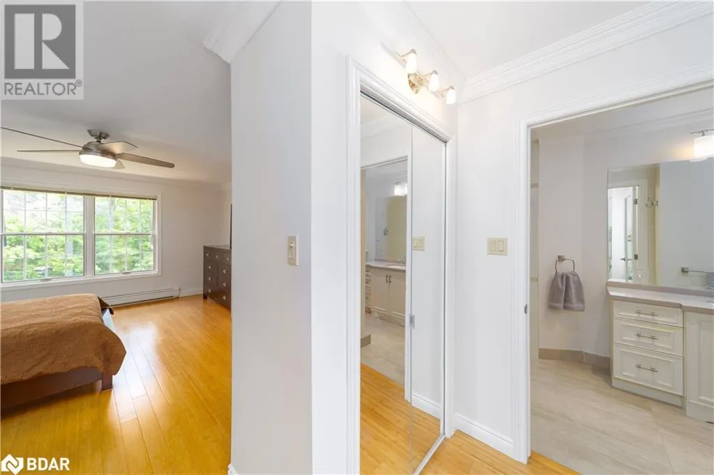 1836 QUANTZ Crescent