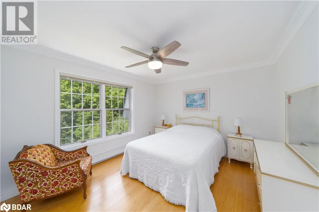 1836 QUANTZ Crescent