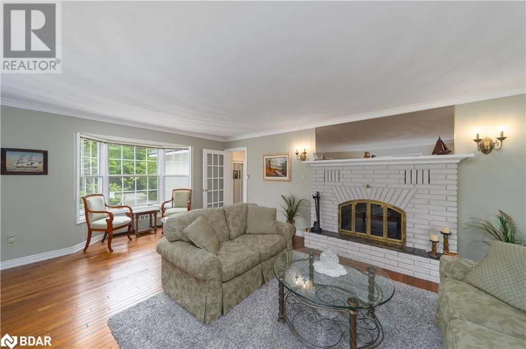 1836 QUANTZ Crescent