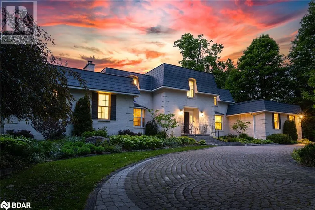 1836 QUANTZ Crescent