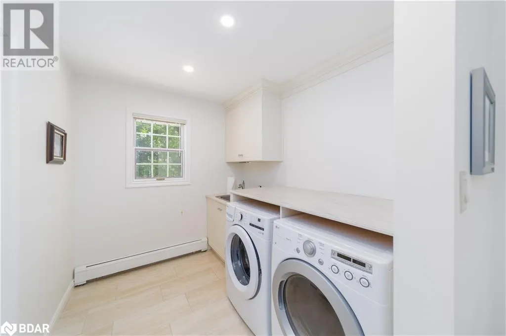 1836 QUANTZ Crescent